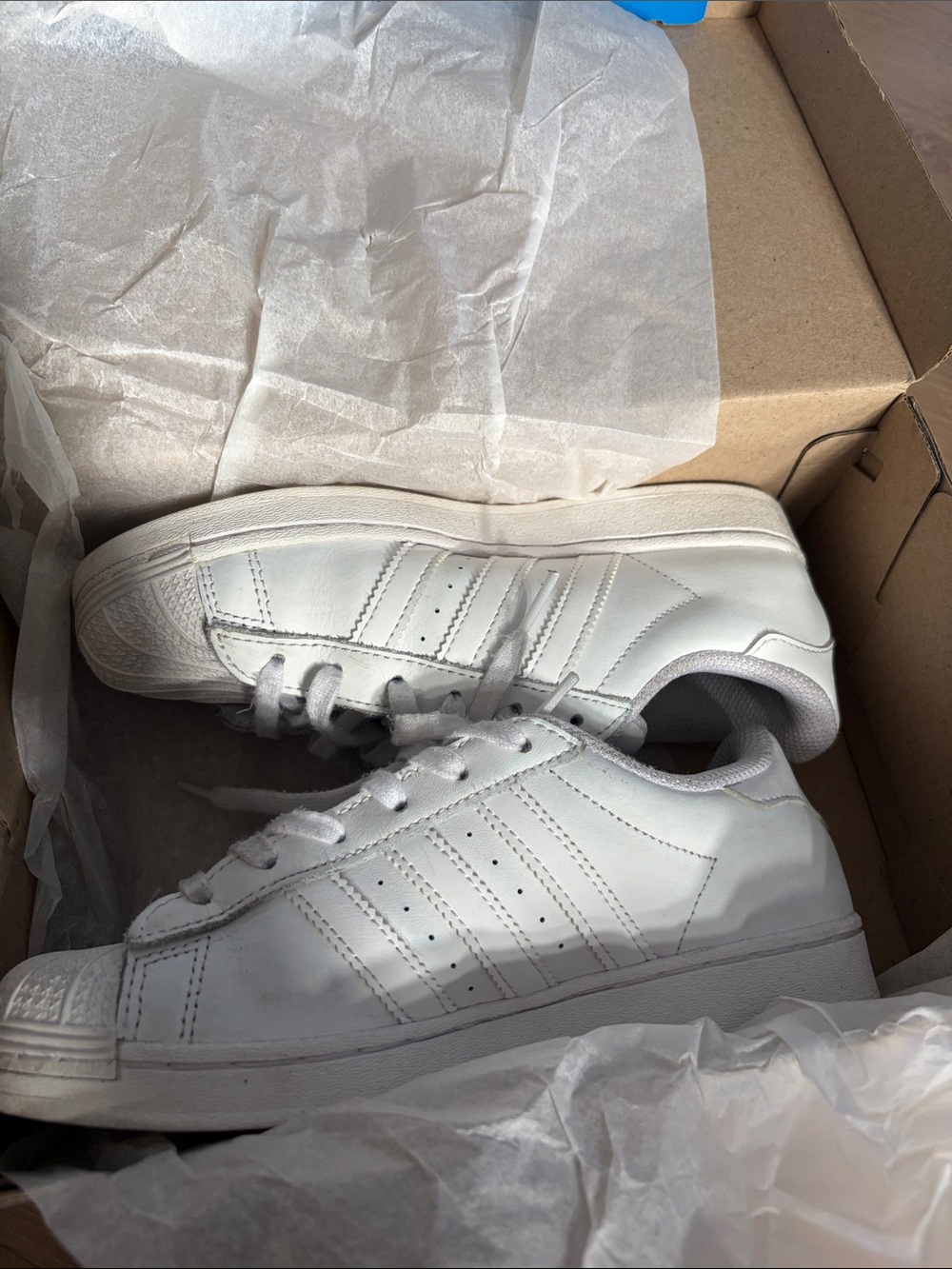 Adidas orthopedic SuperStar C
Size 2y